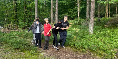 Powiększ grafikę: klasa-5b-na-biwaku-lesnym-w-miechucinie-638583.jpg
