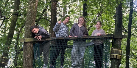 Powiększ grafikę: klasa-5b-na-biwaku-lesnym-w-miechucinie-638589.jpg