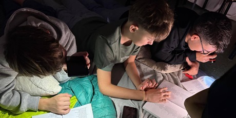 Powiększ grafikę: klasa-8b-660956.jpg