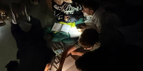 Powiększ grafikę: klasa-8b-660963.jpg