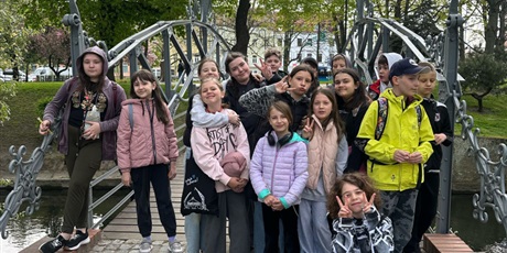 Powiększ grafikę: klasy-4b-i-4c-613192.jpg
