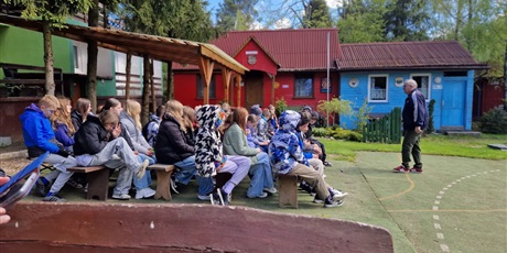Powiększ grafikę: klasy-5-udaly-sie-na-zielona-szkole-613246.jpg