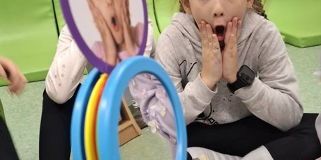 Powiększ grafikę: kolejne-kolorowe-i-pelne-emocji-zajecia-za-nami-665228.jpg