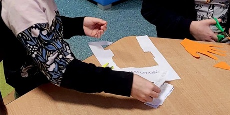 Powiększ grafikę: miedzynarodowy-dzien-tolerancji-i-dzien-zyczliwosci-657849.jpg