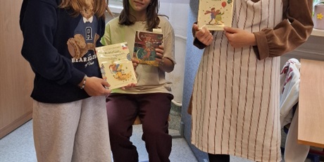 Powiększ grafikę: miedzynarodowy-miesiac-bibliotek-szkolnych-650730.jpg