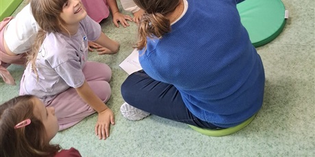 Powiększ grafikę: miedzynarodowy-miesiac-bibliotek-szkolnych-655528.jpg