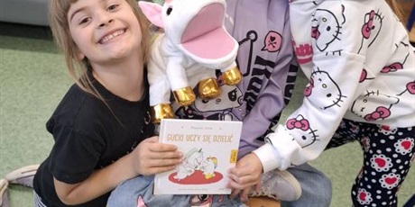 Powiększ grafikę: miedzynarodowy-miesiac-bibliotek-szkolnych-655540.jpg