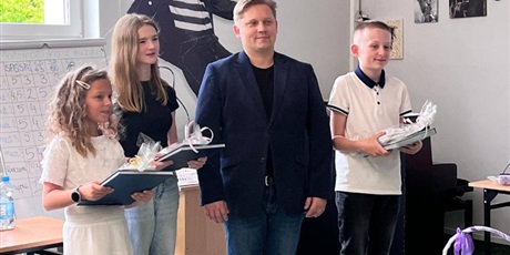 Powiększ grafikę: miedzyszkolny-konkurs-matematyka-z-muzyka-623273.jpg