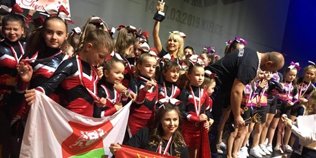 Powiększ grafikę: mistrzostwach-polski-cheerleaders-w-kielcach-64951.jpg