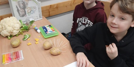 Powiększ grafikę: na-dzisiejszej-plastyce-657733.jpg