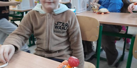 Powiększ grafikę: na-dzisiejszej-plastyce-657742.jpg