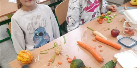 Powiększ grafikę: na-dzisiejszej-plastyce-657743.jpg