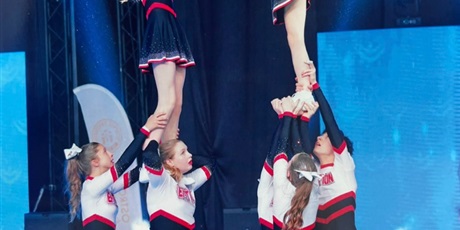 Powiększ grafikę: nasz-zespol-emotion-cheerleaders-686740.jpg