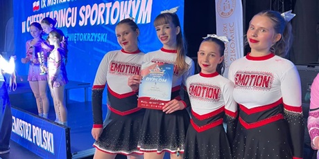 Powiększ grafikę: nasz-zespol-emotion-cheerleaders-686752.jpg