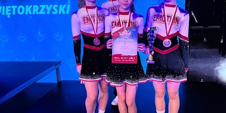 Powiększ grafikę: nasz-zespol-emotion-cheerleaders-686758.jpg