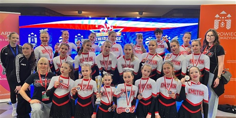 Powiększ grafikę: nasz-zespol-emotion-cheerleaders-686759.jpg