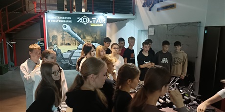 Powiększ grafikę: pelen-atrakcji-dzien-w-klasie-8-a-644150.jpg