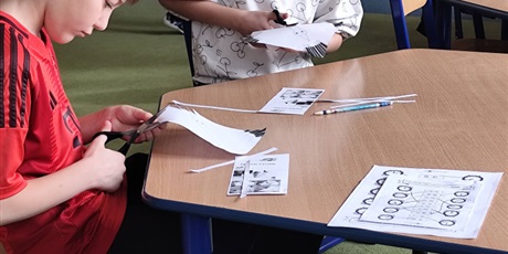 Powiększ grafikę: pierwsze-dwa-tygodnie-miesiaca-w-naszej-swietlicy-uplynely-w-radosnej-i-tworczej-atmosferze-681266.jpg