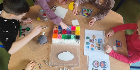 Powiększ grafikę: pierwsze-dwa-tygodnie-miesiaca-w-naszej-swietlicy-uplynely-w-radosnej-i-tworczej-atmosferze-681267.jpg