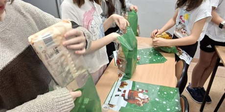 Powiększ grafikę: pomagamy-z-potrzeby-serca-nie-tylko-od-swieta-664964.jpg