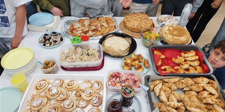 Powiększ grafikę: potrawy-z-roznych-stron-swiata-na-sniadaniu-klasy-3b-635366.jpg