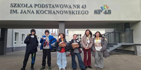 Powiększ grafikę: ratownicy-czytelnictwa-znowu-w-akcji-657836.jpg