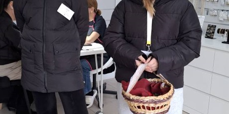 Powiększ grafikę: ratownicy-czytelnictwa-znowu-w-akcji-657843.jpg