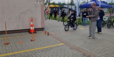 Powiększ grafikę: sukces-naszych-uczniow-w-finale-wojewodzkim-brd-618826.jpg