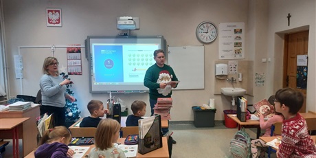 ŚWIATECZNE WYPRAWKI CZYTELNICZE