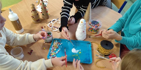 Powiększ grafikę: swietlicowy-kiermasz-swiateczny-665339.jpg