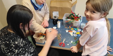 Powiększ grafikę: swietlicowy-kiermasz-swiateczny-665340.jpg