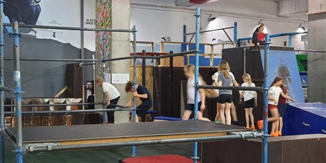 Powiększ grafikę: szalenstwo-uczniow-klasy-3b-623362.jpg