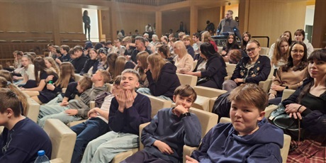 Powiększ grafikę: teatr-szekspirowski-606581.jpg