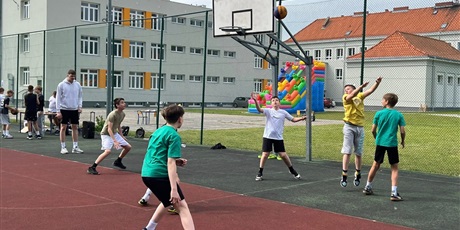 Powiększ grafikę: turniej-pilki-koszykowej-3x3-623198.jpg