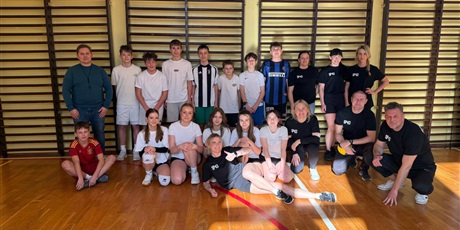 Powiększ grafikę: uczniowie-gora-681004.jpg