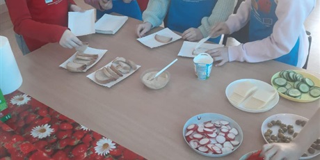 Powiększ grafikę: uczniowie-klas-1-5-597252.jpg