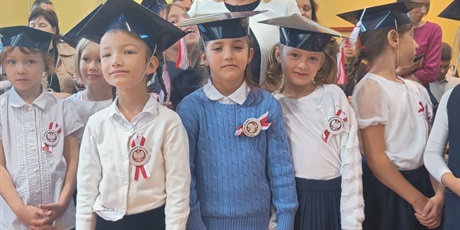Powiększ grafikę: uroczyste-pasowanie-na-ucznia-644173.jpg