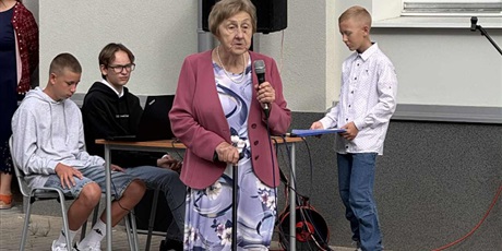 Powiększ grafikę: uroczyste-rozpoczecie-roku-szkolnego-2025-2026-637137.jpg