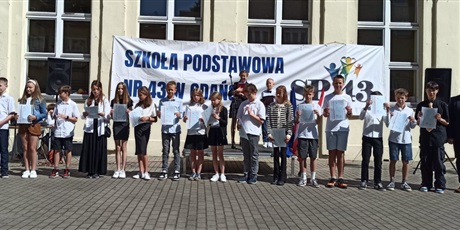 Powiększ grafikę: uroczyste-zakonczenie-roku-szkolnego-2023-2024-547208.jpg