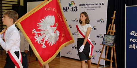 Powiększ grafikę: uroczyste-zakonczenie-roku-szkolnego-2024-2025-635572.jpg