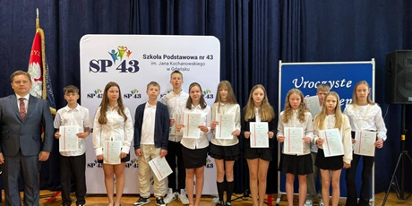 Powiększ grafikę: uroczyste-zakonczenie-roku-szkolnego-2024-2025-635574.jpg