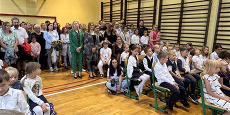Powiększ grafikę: uroczyste-zakonczenie-roku-szkolnego-2024-2025-635576.jpg