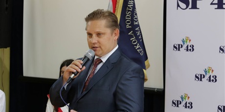 Powiększ grafikę: uroczyste-zakonczenie-roku-szkolnego-2024-2025-635577.jpg