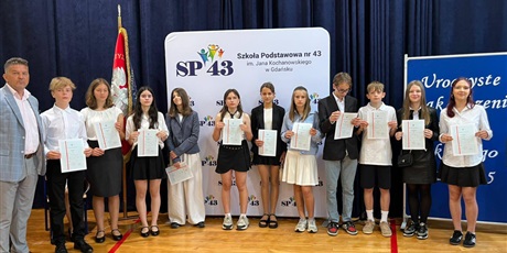 Powiększ grafikę: uroczyste-zakonczenie-roku-szkolnego-2024-2025-635578.jpg