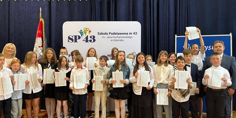 Powiększ grafikę: uroczyste-zakonczenie-roku-szkolnego-2024-2025-635584.jpg
