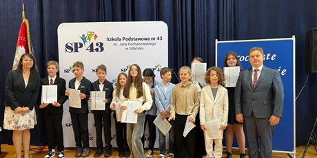Powiększ grafikę: uroczyste-zakonczenie-roku-szkolnego-2024-2025-635589.jpg