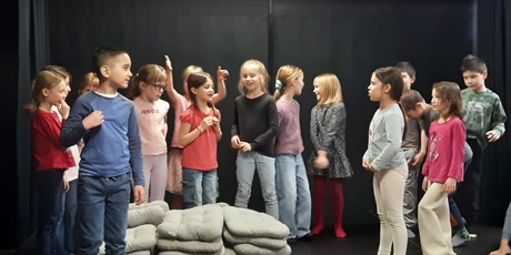 Powiększ grafikę: w-dniu-dzisiejszym-klasa-1b-677141.jpg