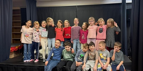 Powiększ grafikę: w-dniu-dzisiejszym-klasa-1b-677142.jpg