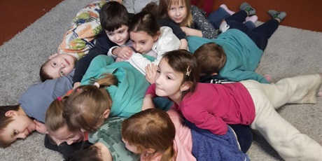 Powiększ grafikę: w-dniu-dzisiejszym-klasa-1b-677144.jpg