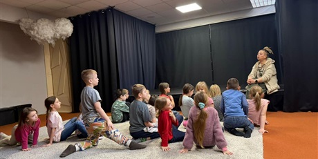 Powiększ grafikę: w-dniu-dzisiejszym-klasa-1b-677145.jpg